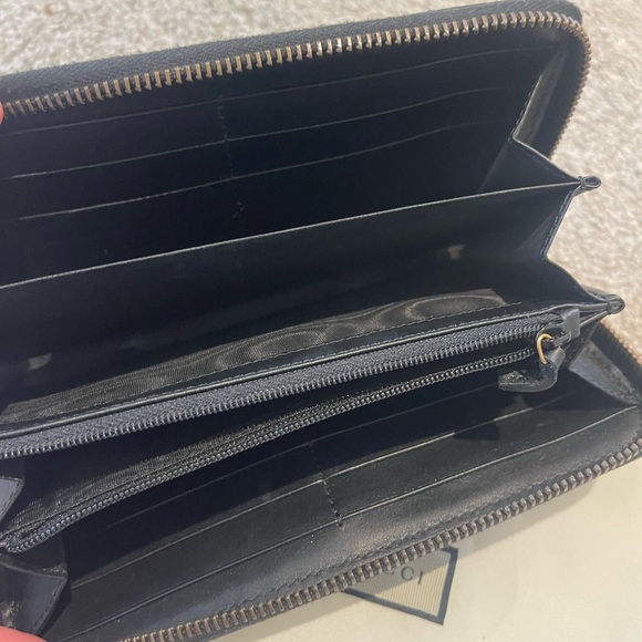 Gucci GG Marmont Matlasse Chevon Pearl Apollo Zip Black Wallet - Picture 8 of 9